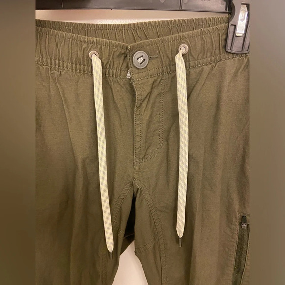 Vuori Rip Stop Dark Green Size Small - Picture 5 of 7